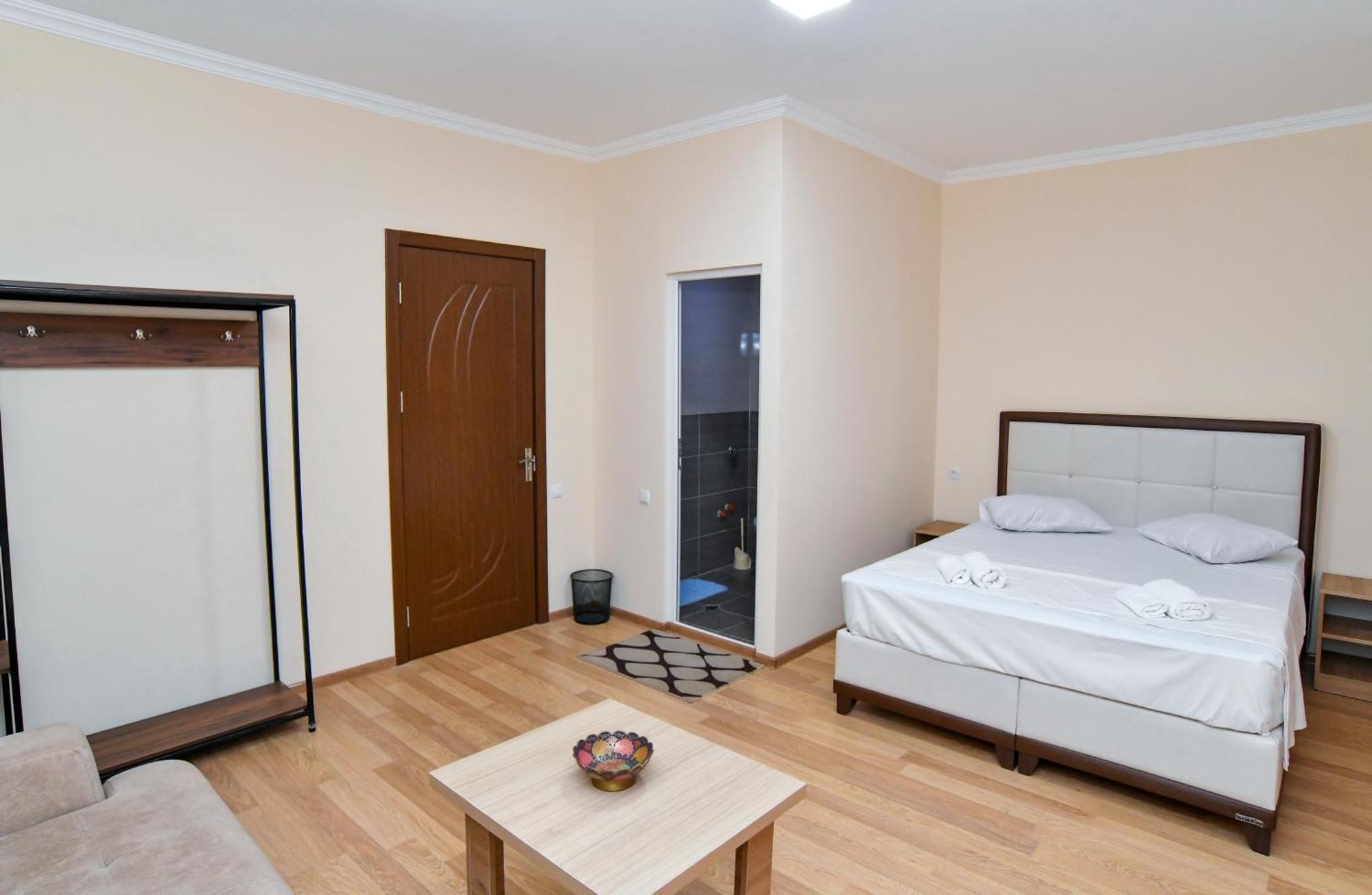 Just Inn Κουτάισι Εξωτερικό φωτογραφία